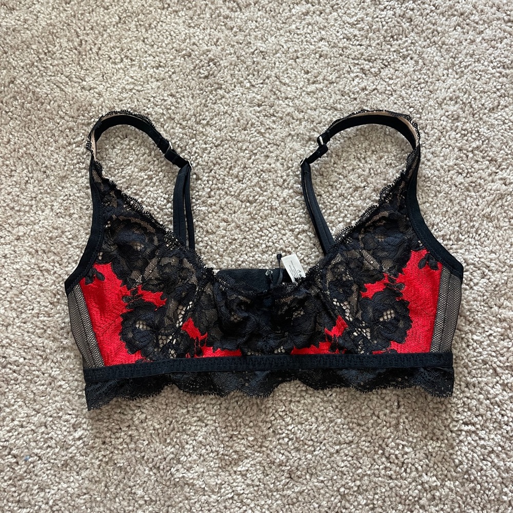 Victoria’s Secret Red Black Bralette Bra Lace Size Medium